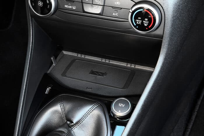 Charging tray for your Ford Fiesta 06/2017> (Right-Hand Drive) - Image 2